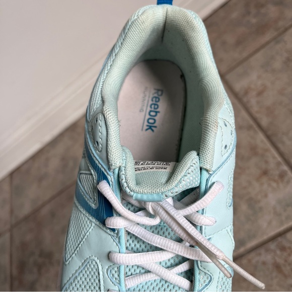 Reebok running shoes, size 10 - Picture 5 of 11